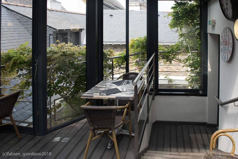 Hotel Restaurant Corto Maltese Le Palais Exterior foto